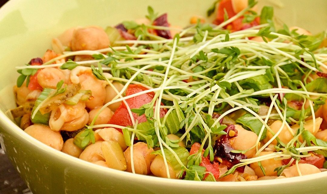 O grão de bico é muito utilizado em saladas e patês, mas você sabe o quão bem a saúde ele faz?