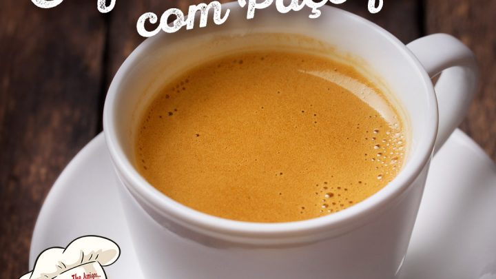 Nada melhor do que aquele cafezinho! Que tal experimentar de forma diferente? Cremoso e com Paçoquita