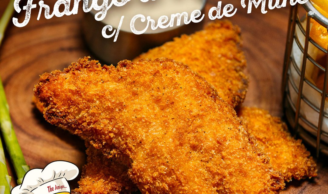 FILÉ DE FRANGO À MILANESA COM CREME DE MILHO